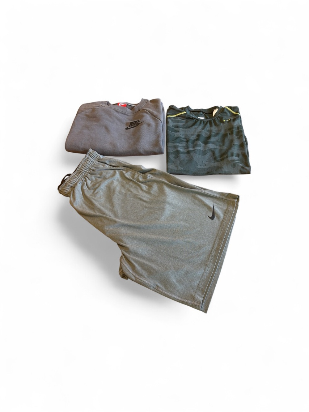 Nike Men’s Gray/Green Athletic Shorts set - Picture 3 of 15